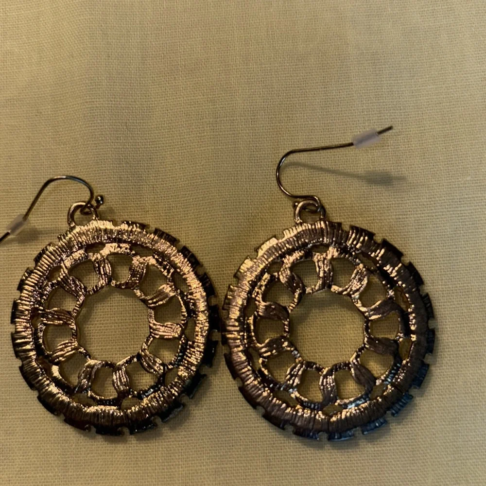 NWOT 1 pr. gt earrings with fish hook close, rhinestones around flat chain.  $15 - Picture 3 of 4